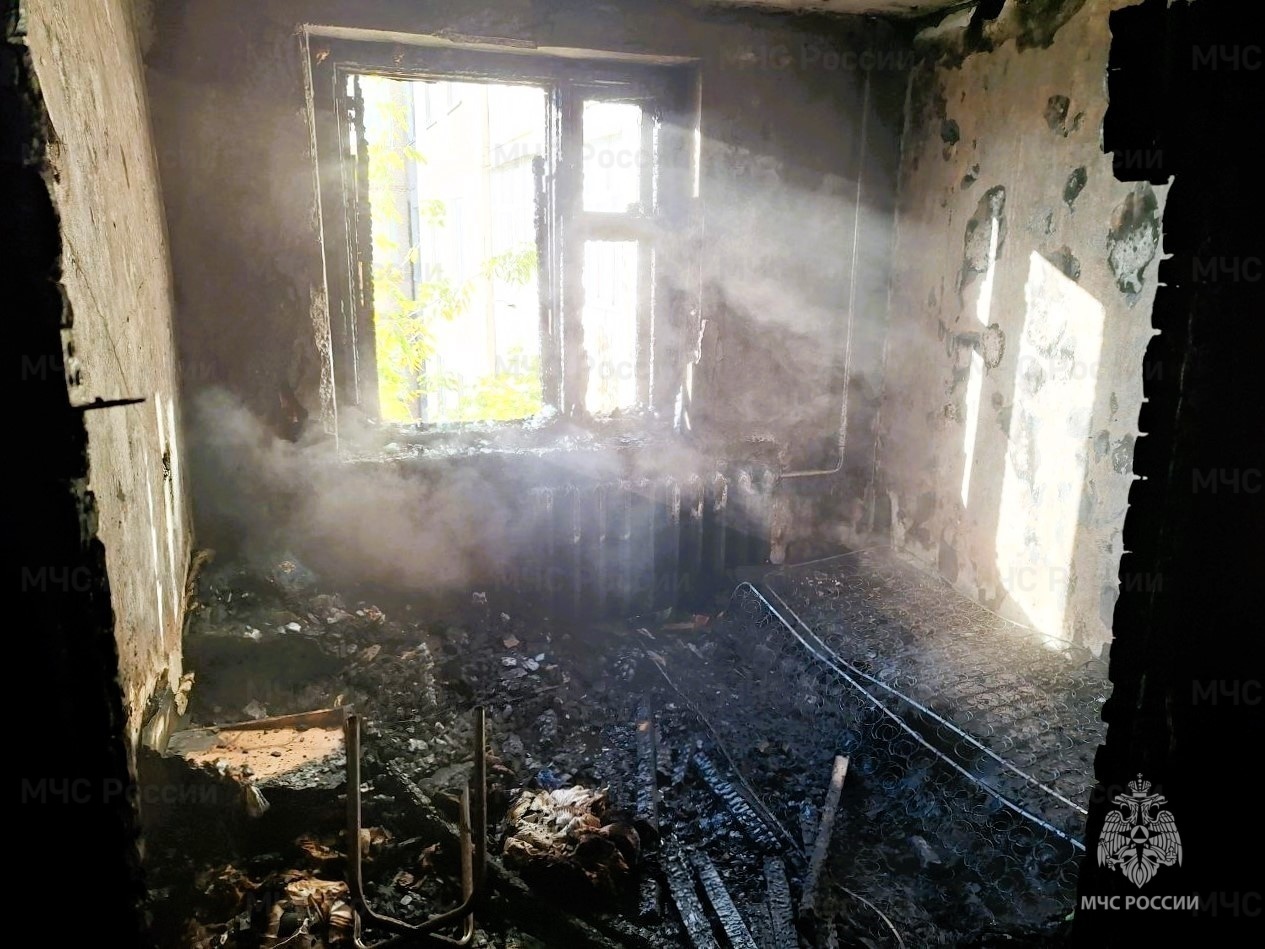 15 жильцов спасены пожарными из многоквартирного дома в Новочебоксарске