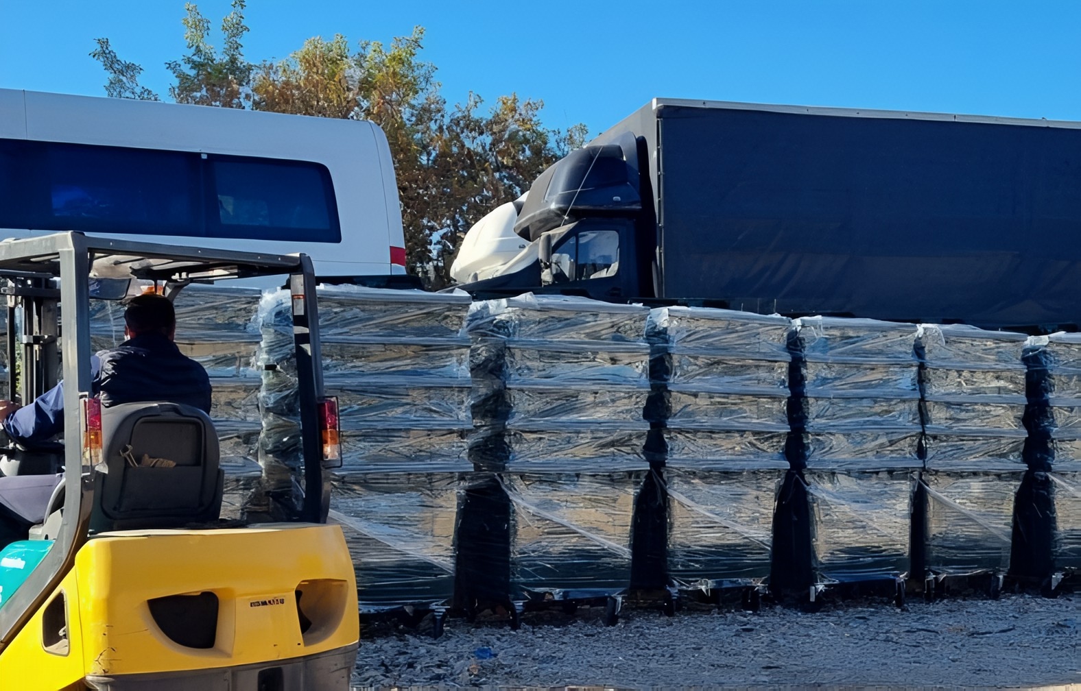 В Чувашии начали установку новых контейнеров для мусора