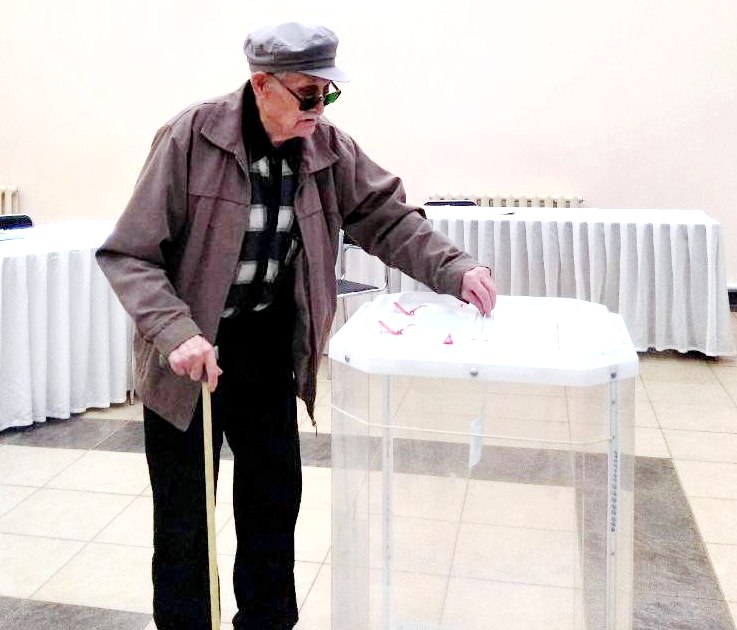 97-летний житель села Яльчики участвует в голосовании