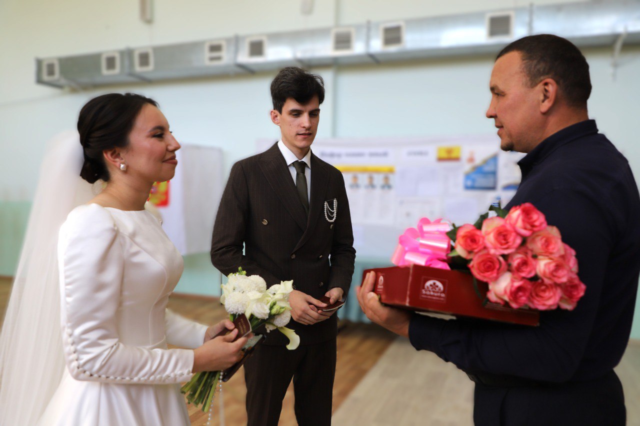 Свадьба свадьбой, а гражданский долг — превыше всего!