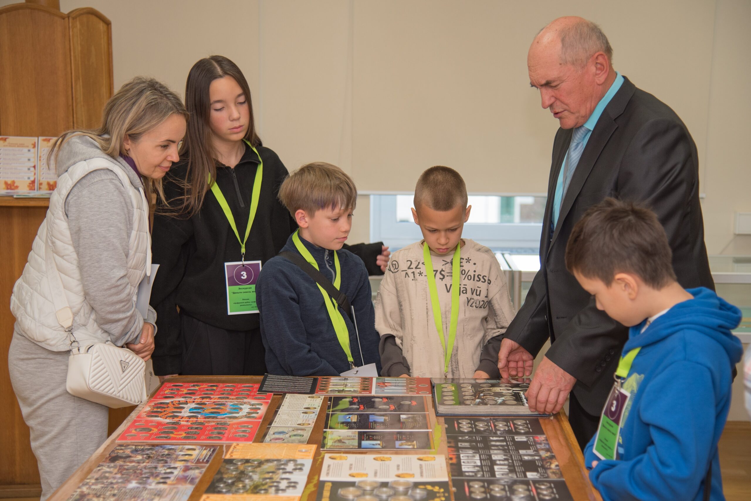 Деньги сквозь века: как прошел День открытых дверей Банка России в Чувашии