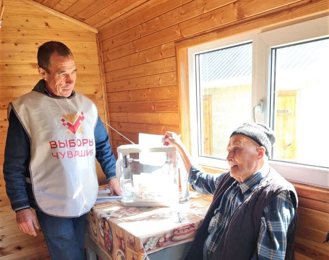 Ветераны Великой Отечественной войны проголосовали дома