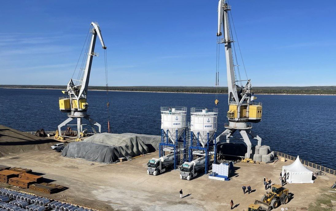 В Новочебоксарске на грузовом причале речного порта открылся цементный терминал