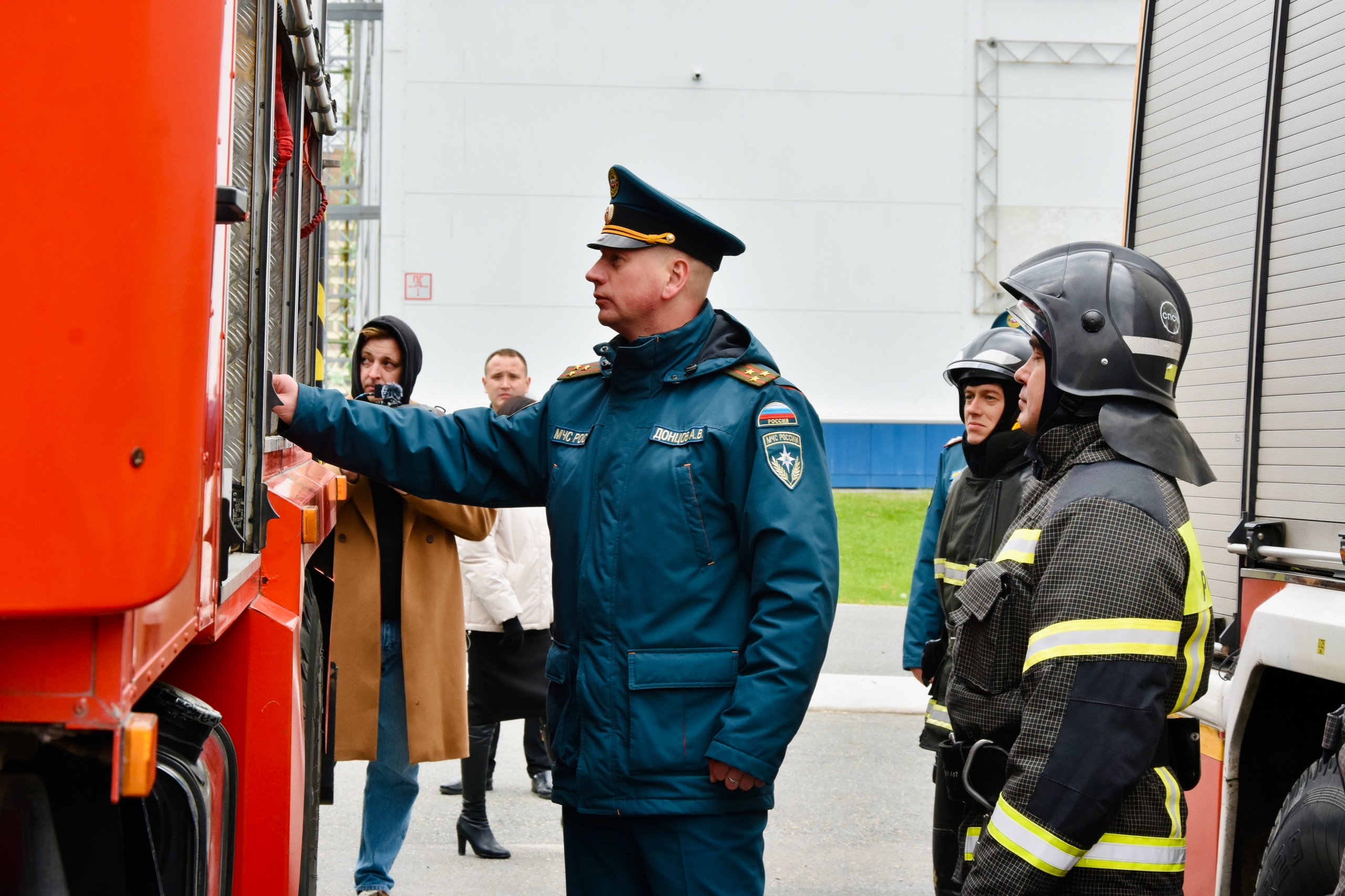 В Чебоксарах прошёл строевой смотр сил гражданской обороны Чувашии