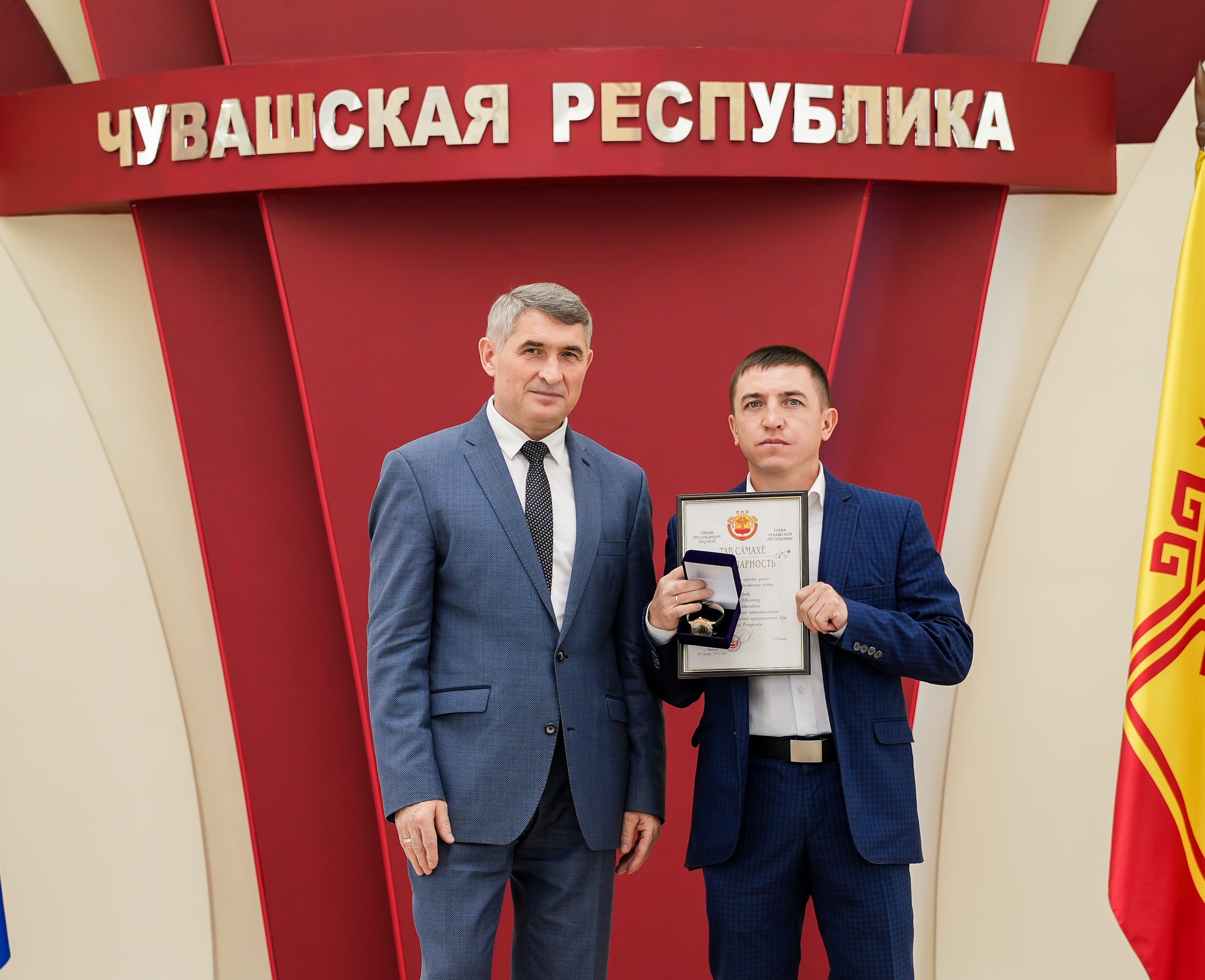 Олег Николаев поздравил специалистов дорожной и транспортной отраслей