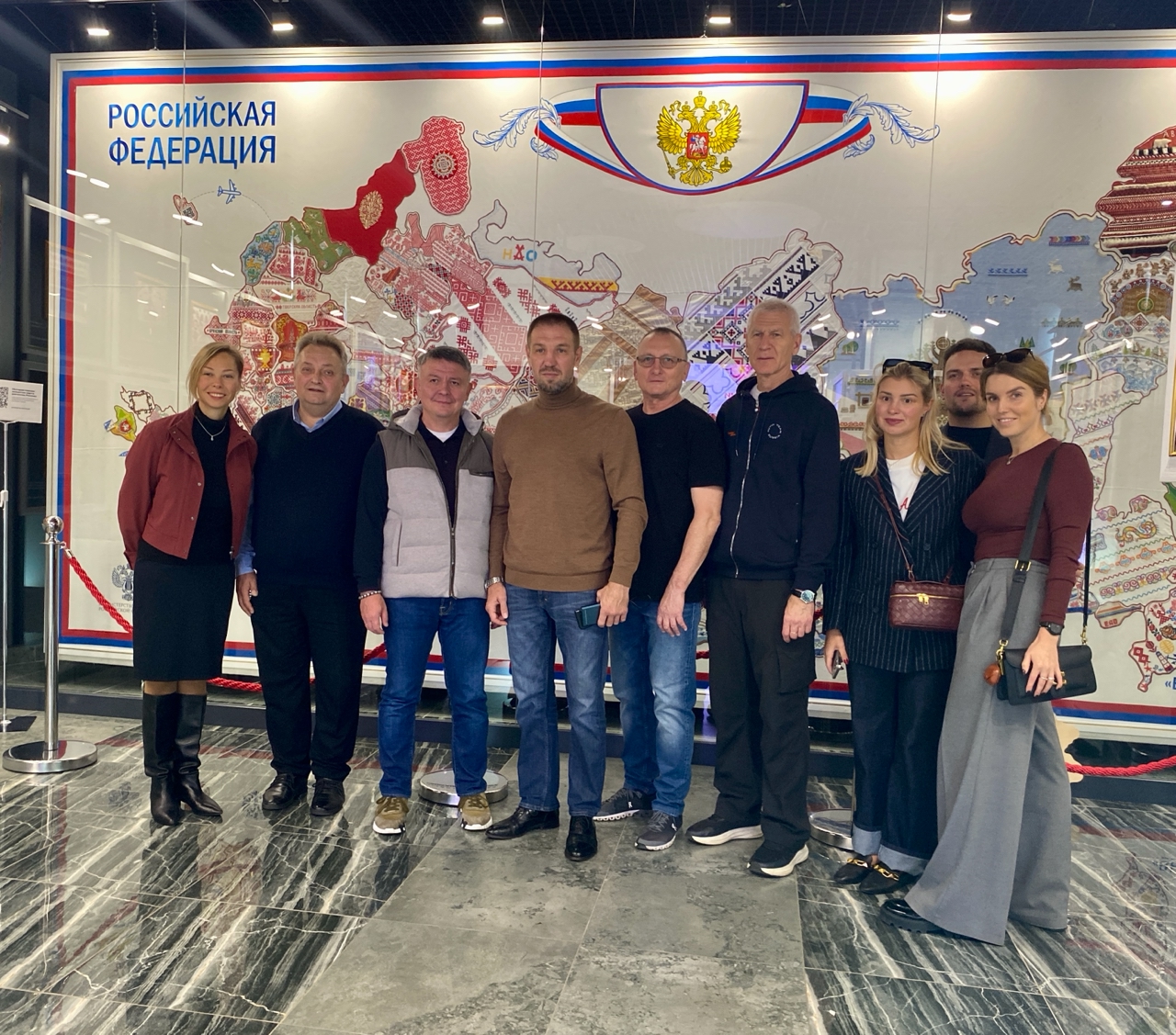 Участники выездного совещания восхитились Вышитой картой России