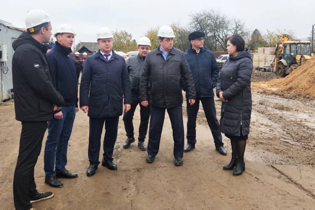 Владимир Степанов проверил ход строительства соцобъектов двух округов Чувашии