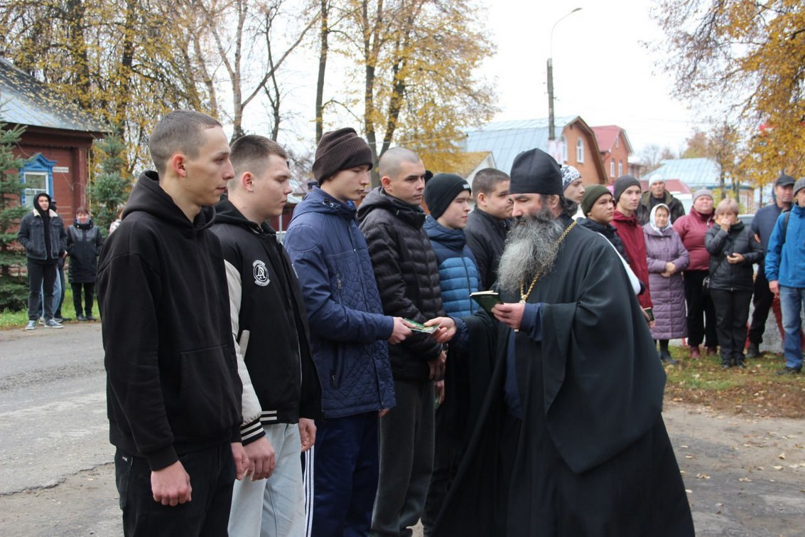 Начались проводы в армию