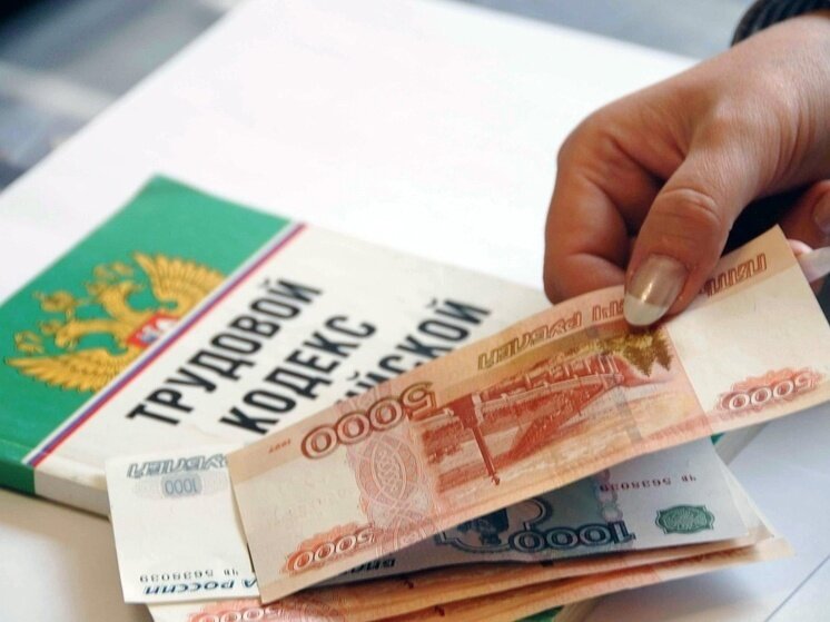 Прокуратура Новочебоксарска добилась выплаты задолженности по зарплате