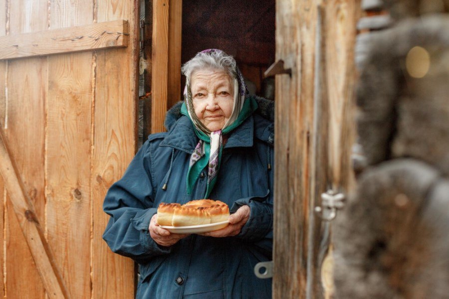 Порецкий центр соцобслуживания организовал для подопечных 70+ фотосессию