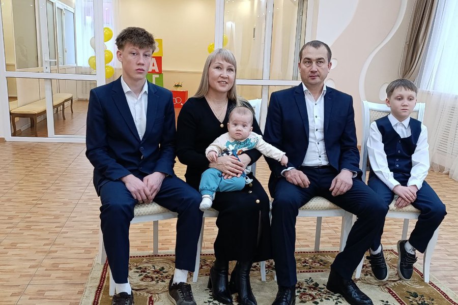 В Канашском округе чествовали многодетную маму