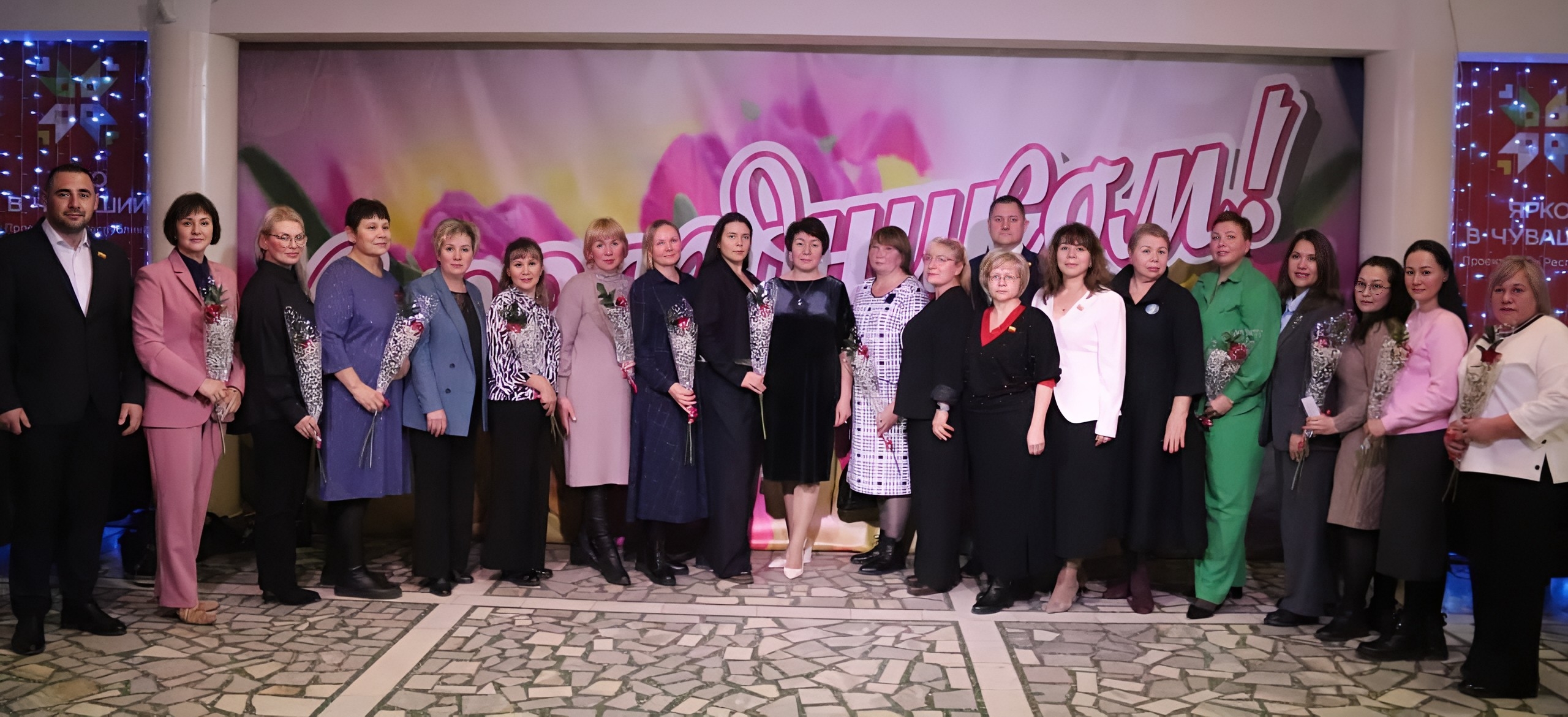 В новочебоксарском ДК «Химик» состоялся праздничный концерт посвященный Дню матери