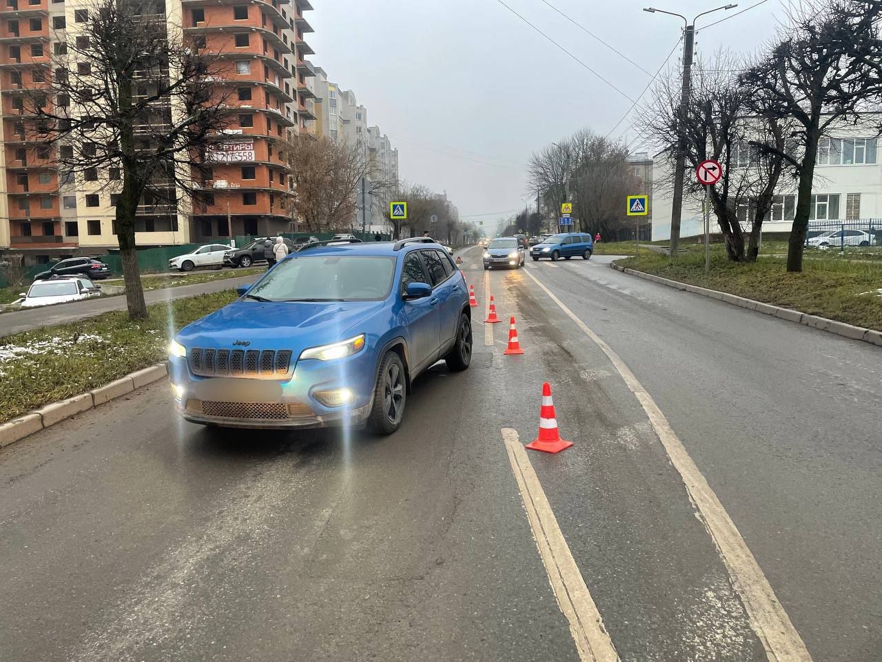 В Чебоксарах женщина на внедорожнике сбила школьницу