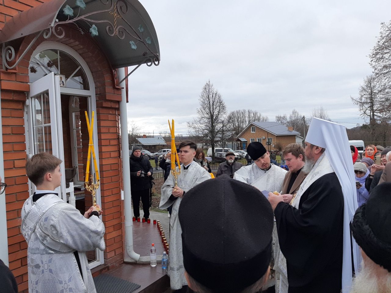 В Чувашии освятили часовню в память жертв пожара в Эльбарусовской школе