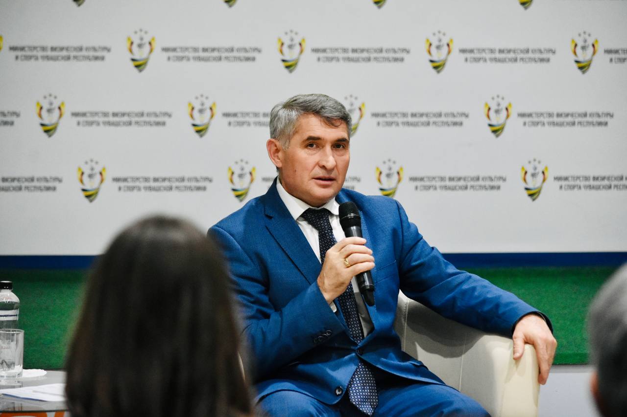 Глава Чувашии Олег Николаев встретился с победителями и призёрами II Всемирных игр национальных видов единоборств