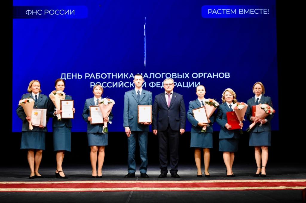 В Чебоксарах отметили 35-летие налоговых органов России