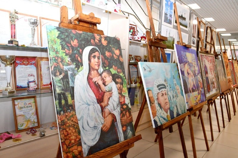 В селе Батырево открылась выставка художницы из Ярославля