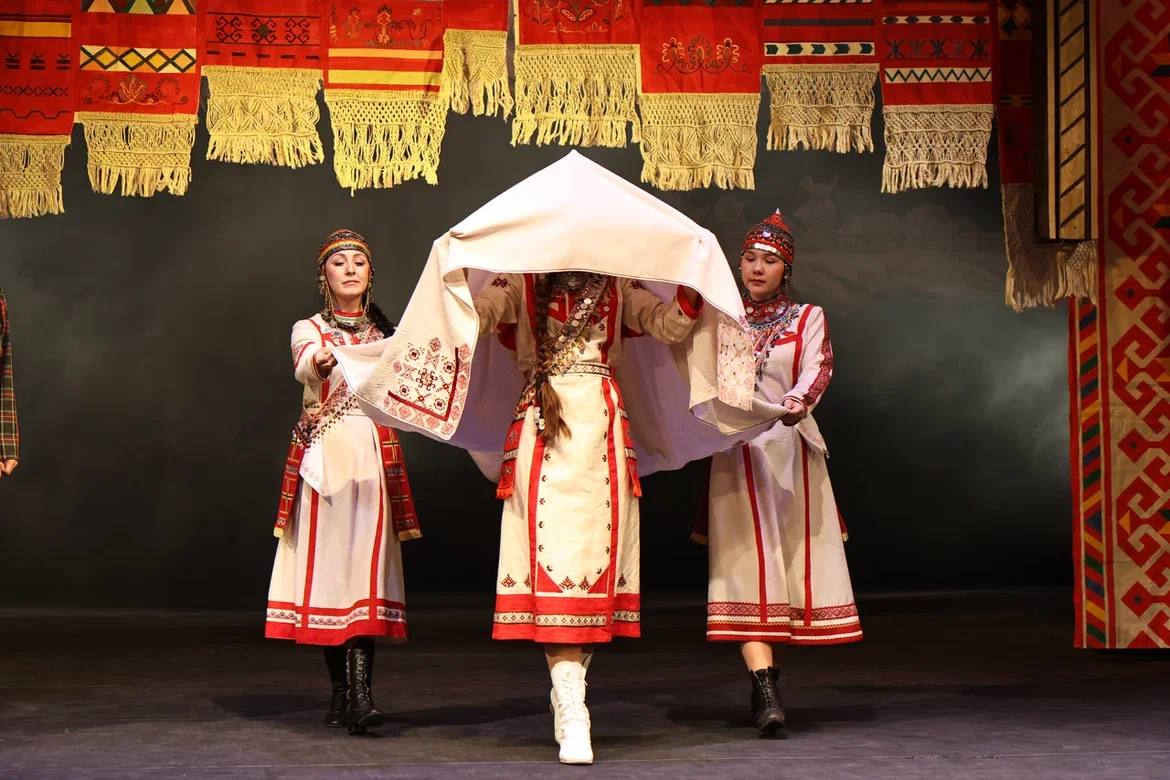 «Нарспи» вернулась: Чувашский драмтеатр представил новую постановку классики