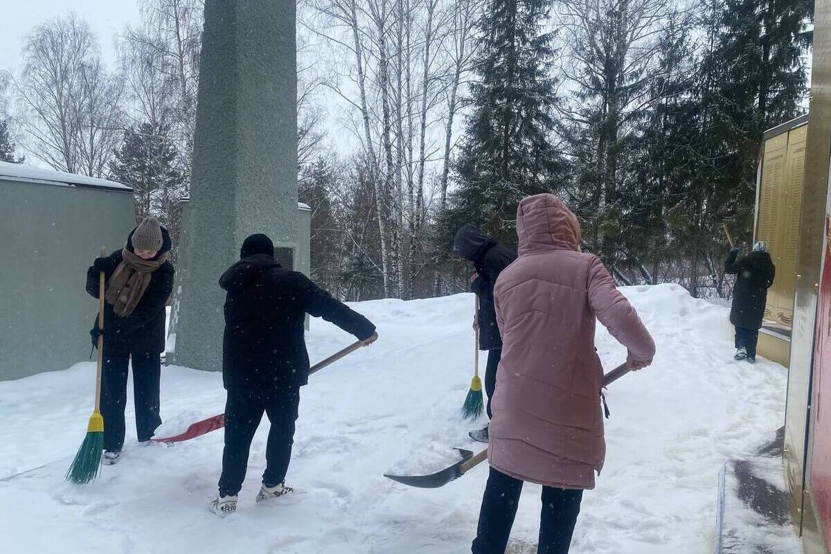 Козловский кадровый центр трудоустроил 320 подростков в 2025 году