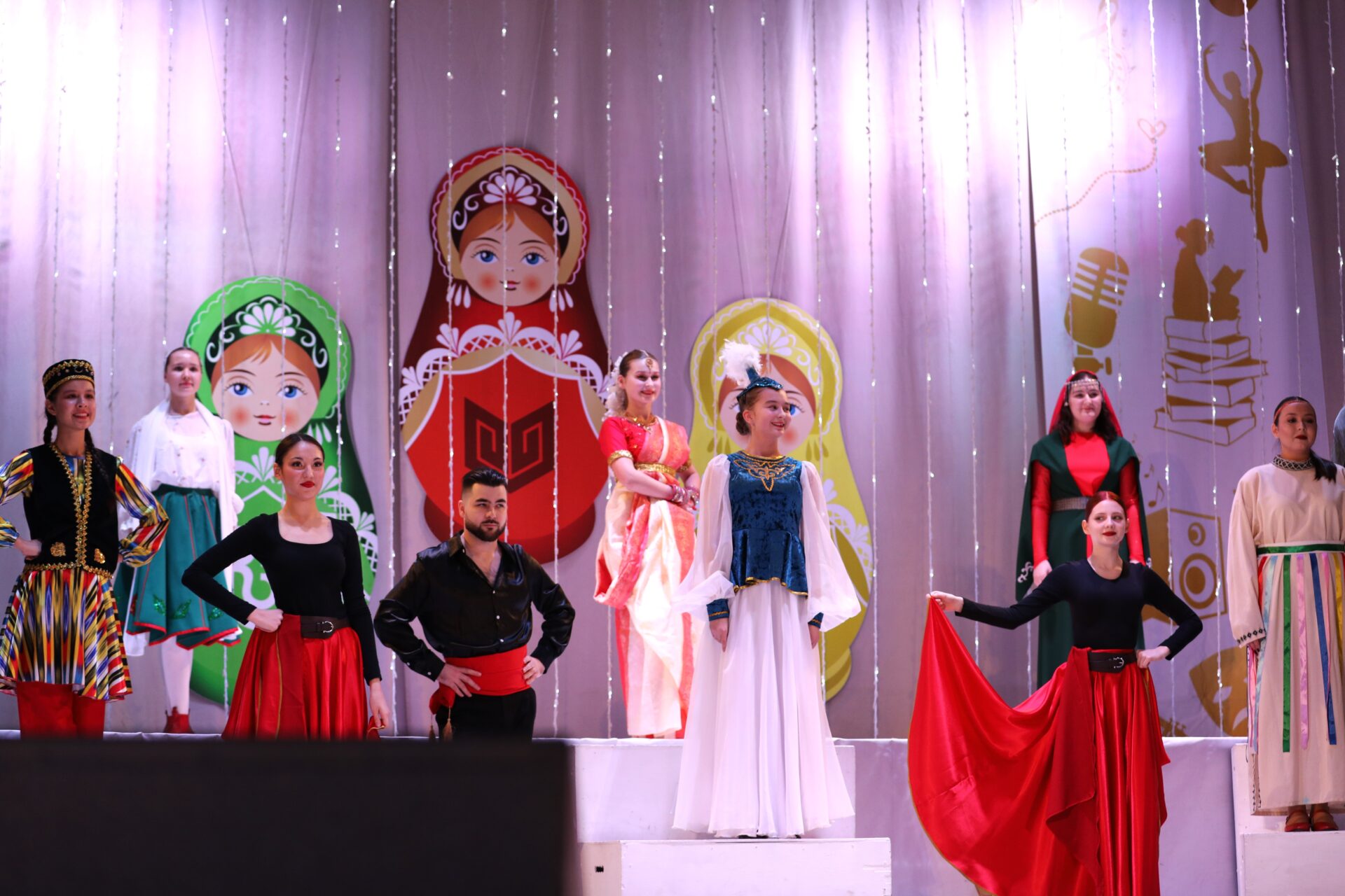 В институте культуры прошел фестиваль-концерт песен и танцев народов мира