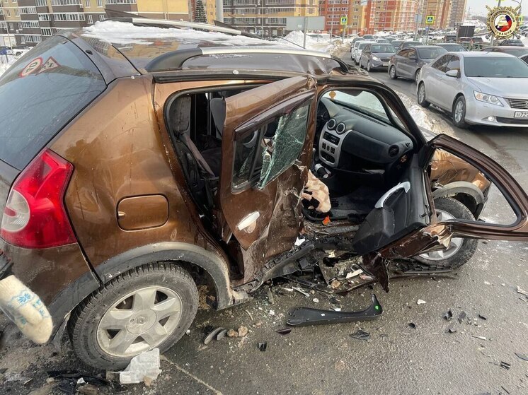 Двухлетний мальчик пострадал в ДТП на улице Асламаса в Чебоксарах